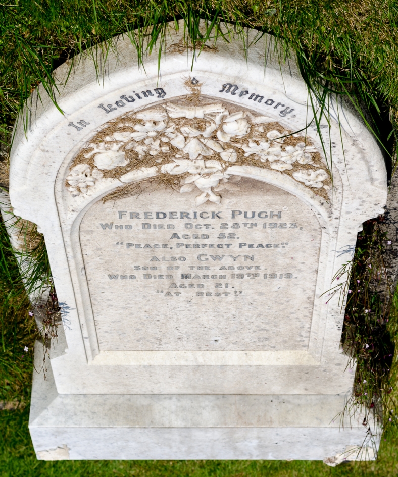 The Pugh family headstone where Private Gwyn Pugh is buried