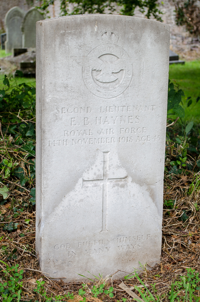 War grave of Second-Lieutenant E. B. Haynes, Usk